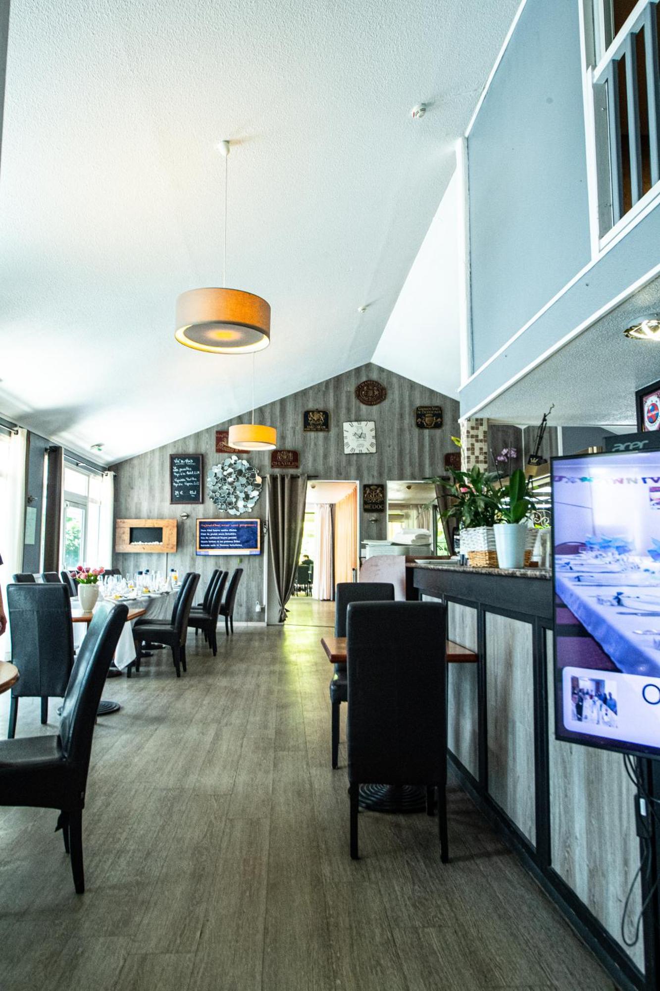 Logis Hotel - Le Relais Du Parisis Villeparisis Eksteriør bilde