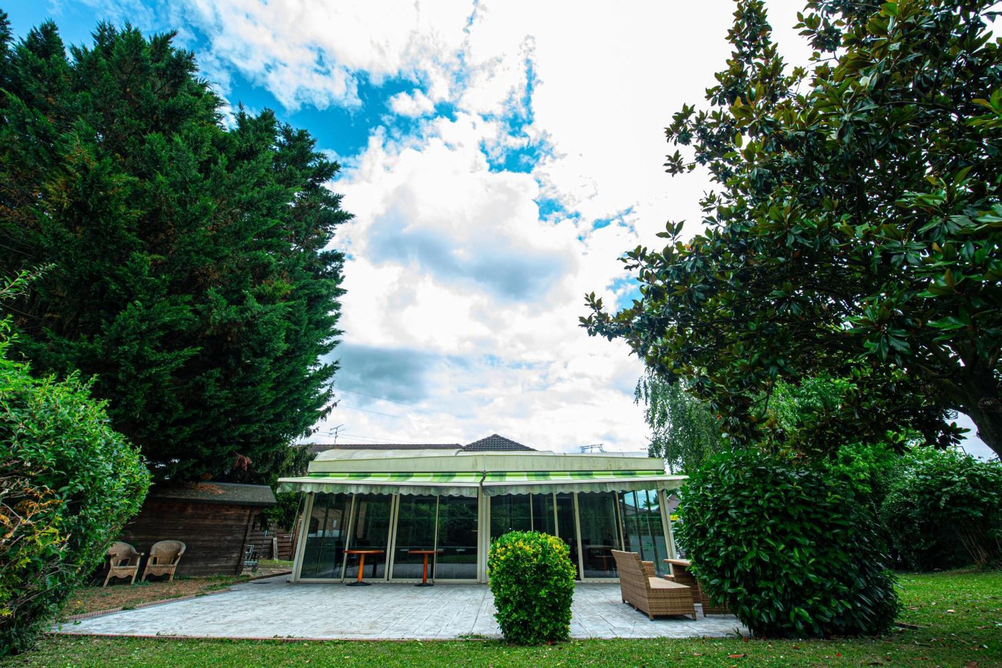 Logis Hotel - Le Relais Du Parisis Villeparisis Eksteriør bilde
