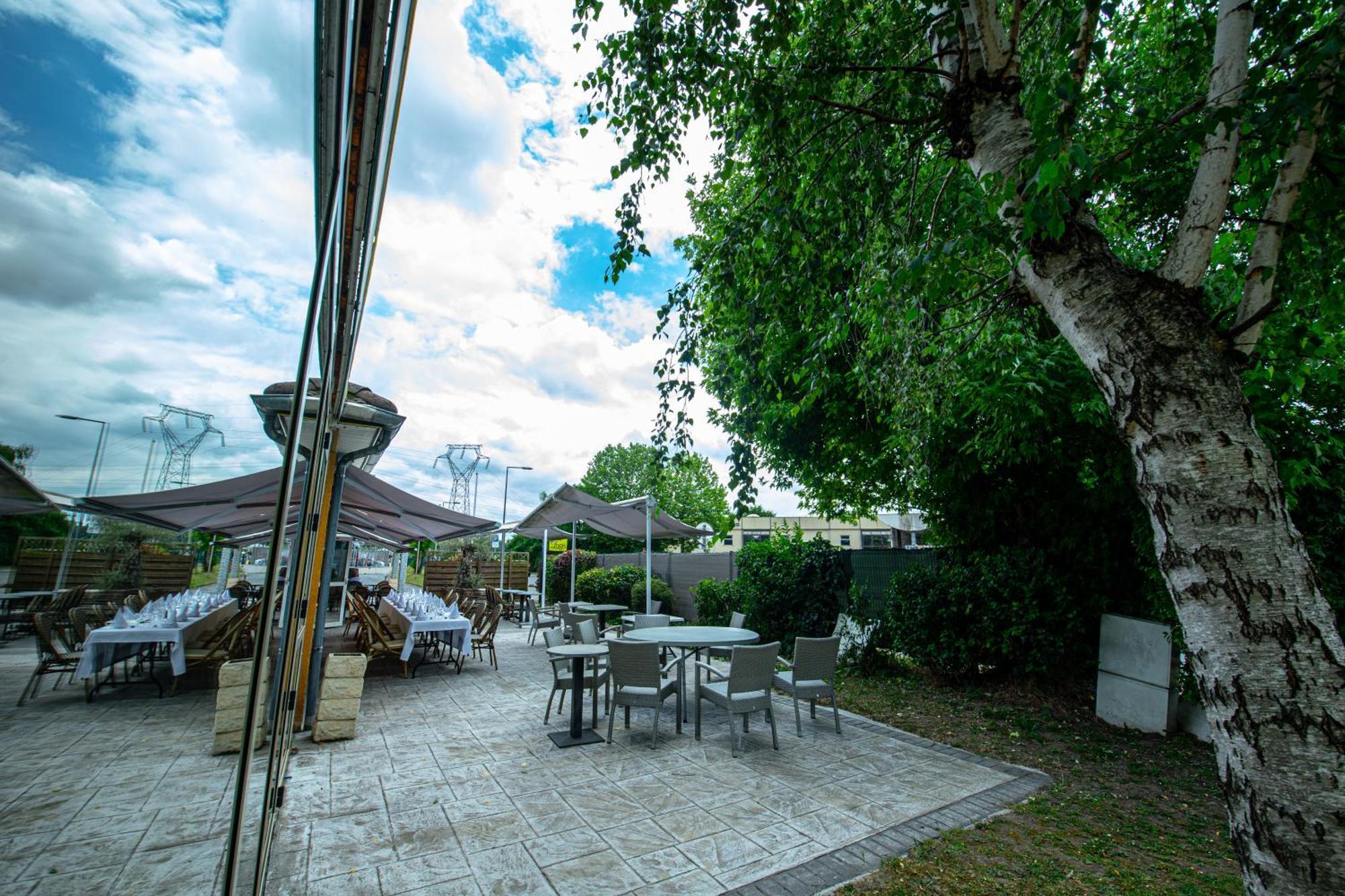 Logis Hotel - Le Relais Du Parisis Villeparisis Eksteriør bilde