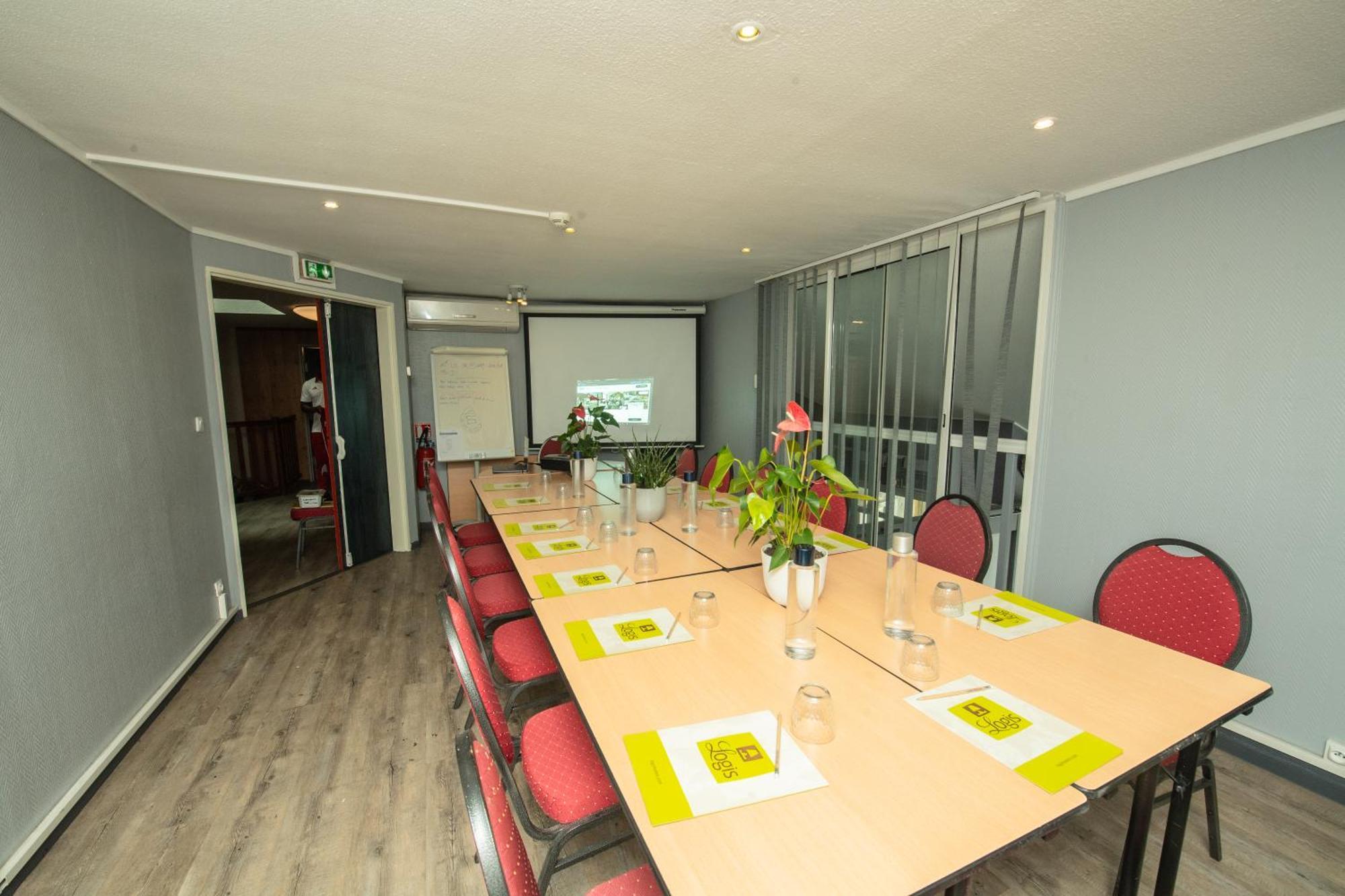 Logis Hotel - Le Relais Du Parisis Villeparisis Eksteriør bilde