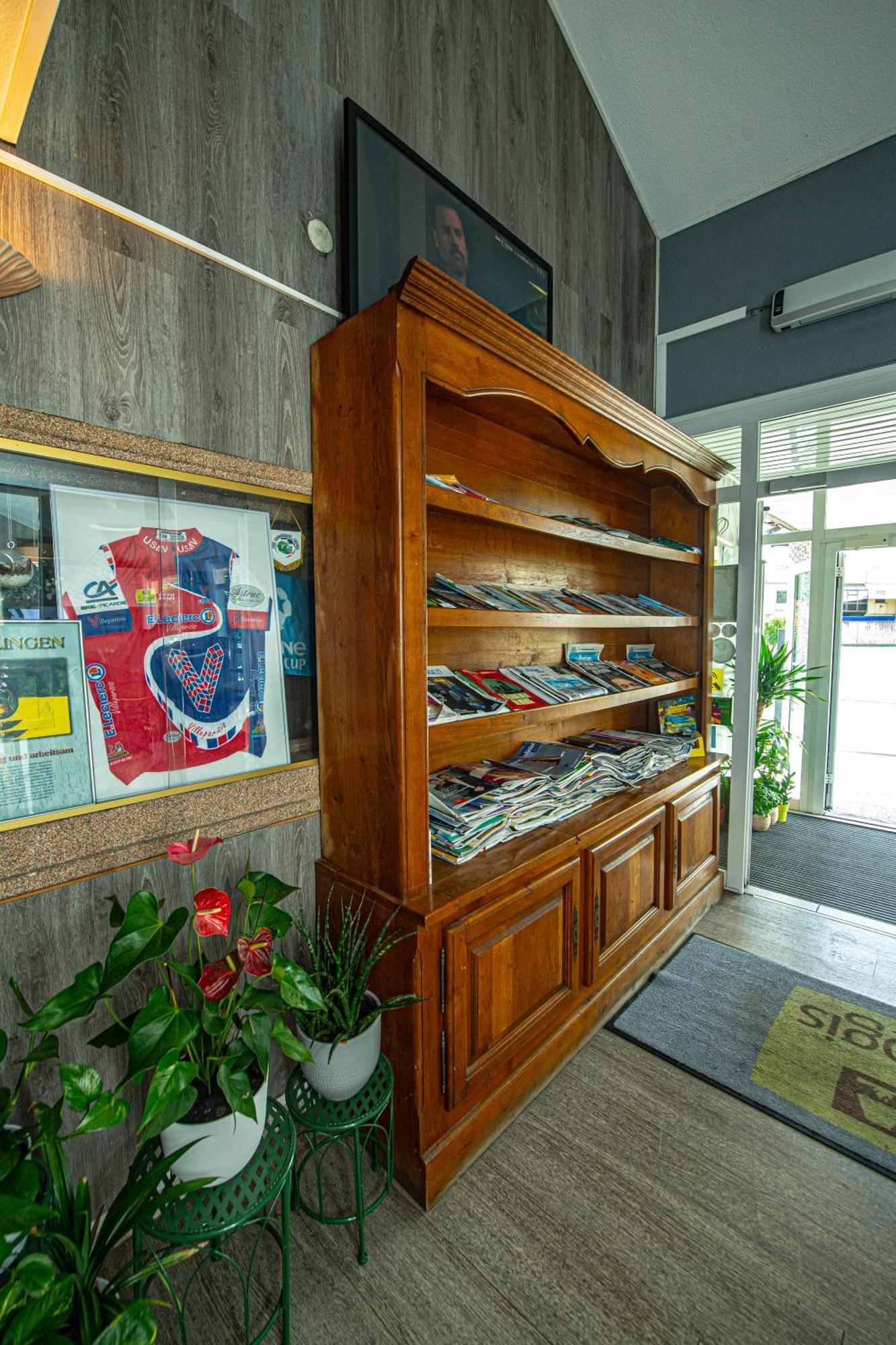Logis Hotel - Le Relais Du Parisis Villeparisis Eksteriør bilde